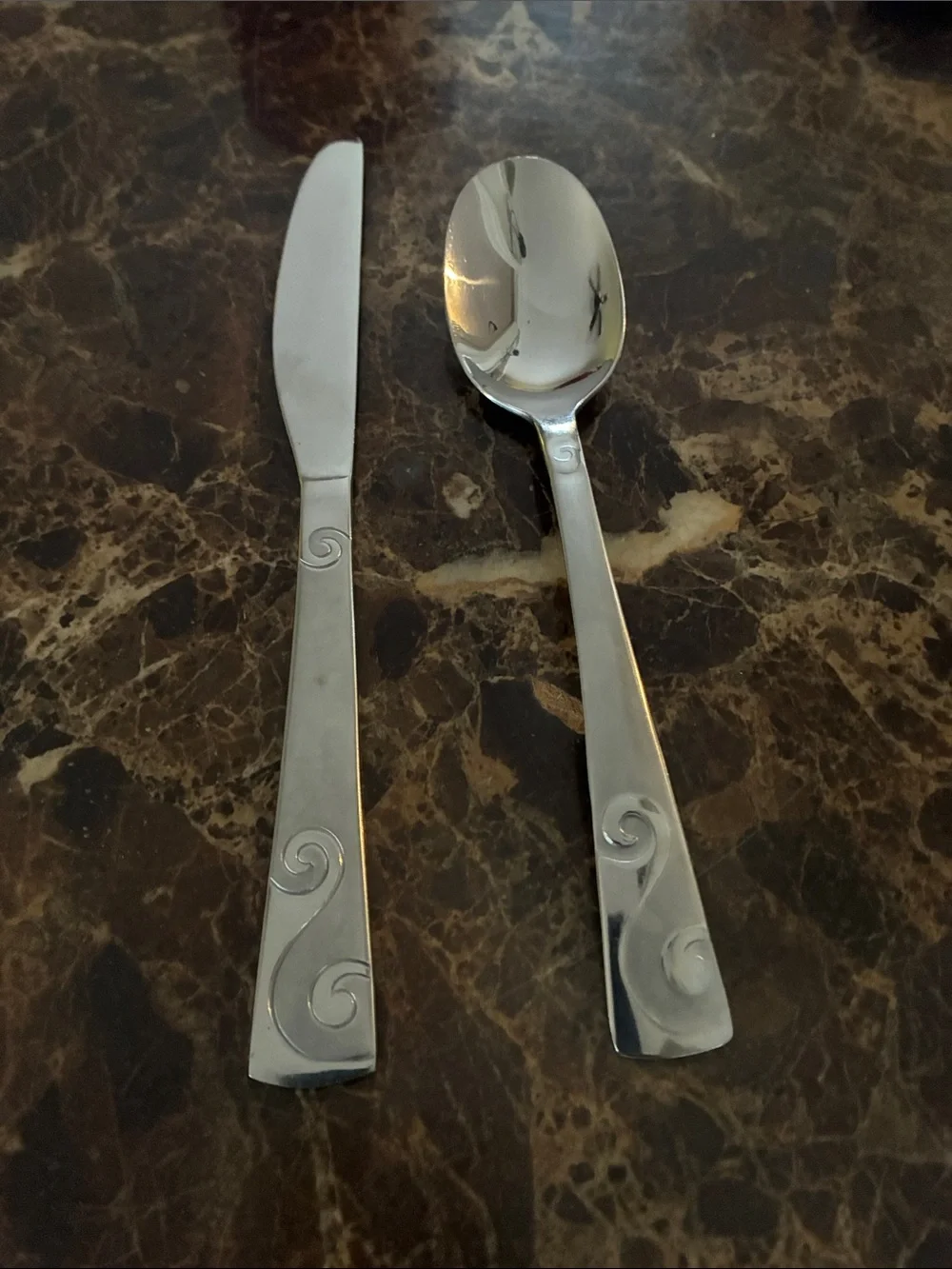 Cambridge Sand Script Swirl Dinner Knife and Soup Spoon Set